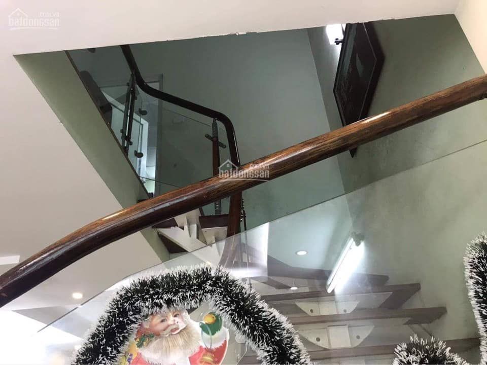 Cho thuê Nhà 2 tầng, full nội thất ở Hoàng Hoa Thám giá 10 triệu/1 tháng có thương lượng