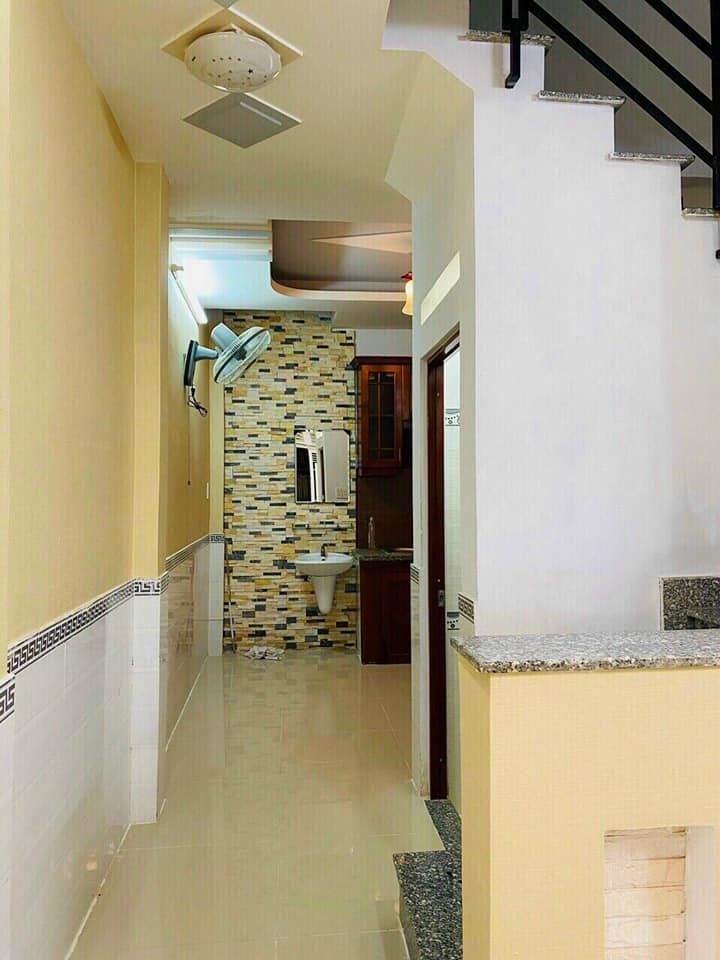 NHÀ BÁN PHẠM VĂN CHIÊU P13 GÒ VẤP.DT: 4.5 x 5m. Công nhận: 22,7m. Đúc trệt hai lầu gồm 3PN 3WC