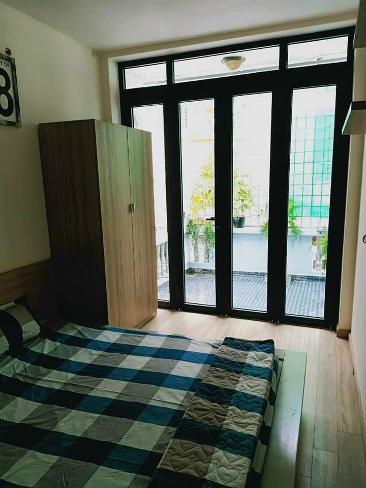NHÀ NGUYỄN KIỆM P4 GÒ VẤP Diện tích : 3m x 11m Cấu trúc : 1 trệt 2 lầu 4PN 3 WC
