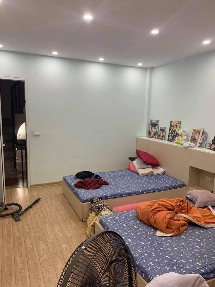 BÁN NHÀ NHÂN HOÀ, THANH XUÂN, GIÁ 3.65 TỶ. DT : 36m2x 4,5 tầng x 4.1m mặt tiền. NHÀ ĐẸP