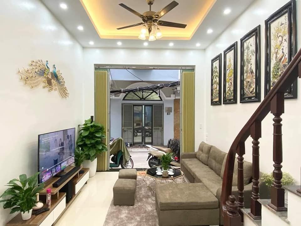 BÁN NHÀ NGUYỄN XIỂN 4TỶ KHÔNG CÒN TIN VÀO MẮT MÌNH 30M2 4TẦNG 3.6 MẶT TIỀN