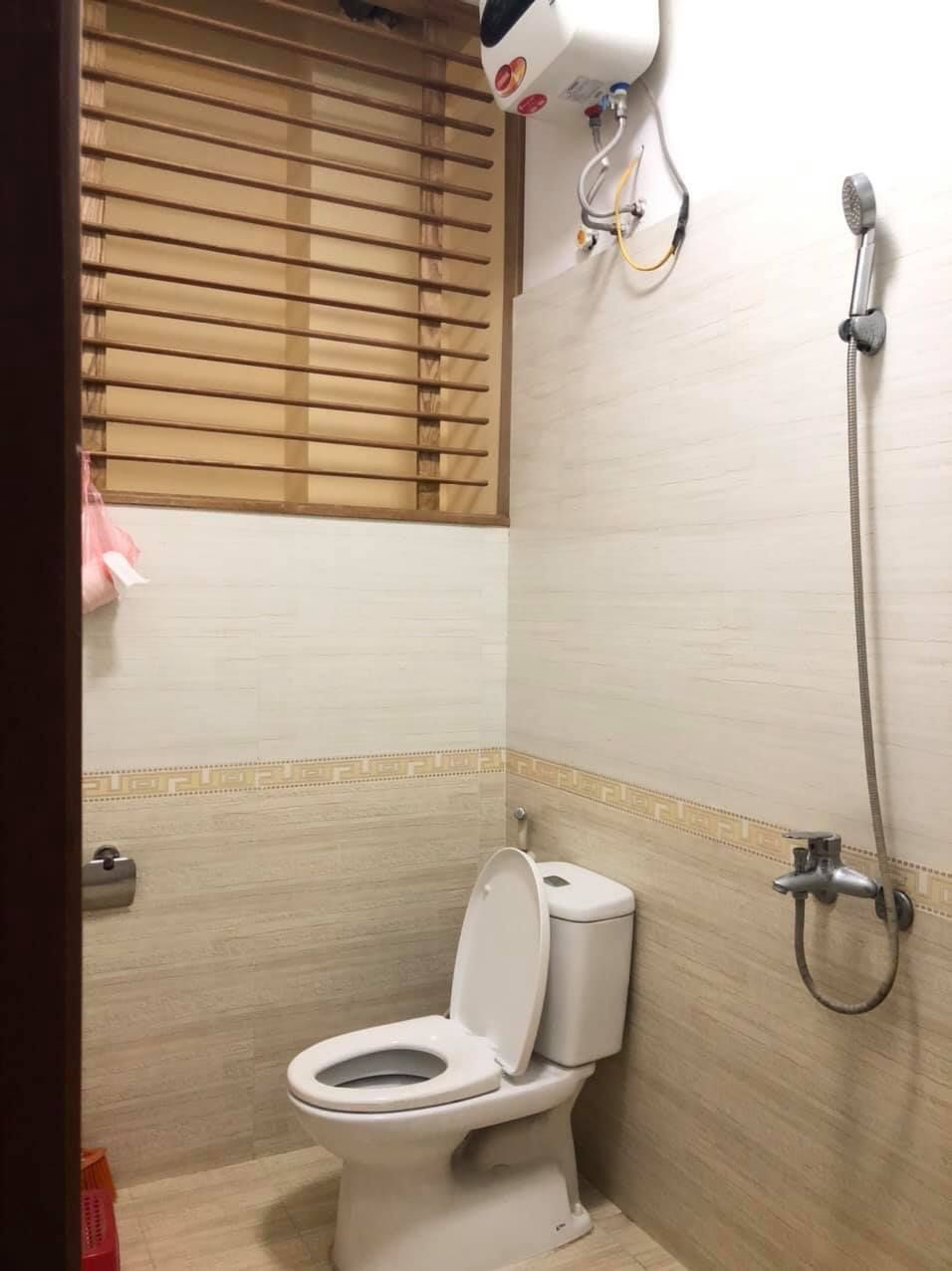 Chủ cần tiền bán nhà 155 Cầu Giấy. ngõ rộng 2 xe ô tô tránh nhau.