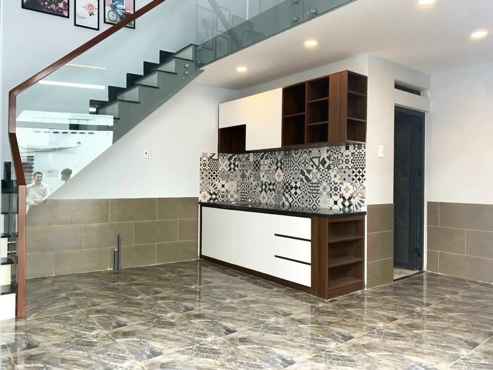 Cho thuê Nhà mặt tiền hẽm Huỳnh Tấn Phát, Quận 7 DT: 4x8m, DTSD: 60m2; Hướng Bắc