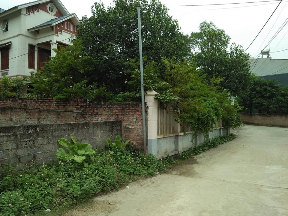 Gia đình có ô đất giáp khu đô thị Minh Phương cần bán. Từ ô đất ra hồ Minh Phương 100m
