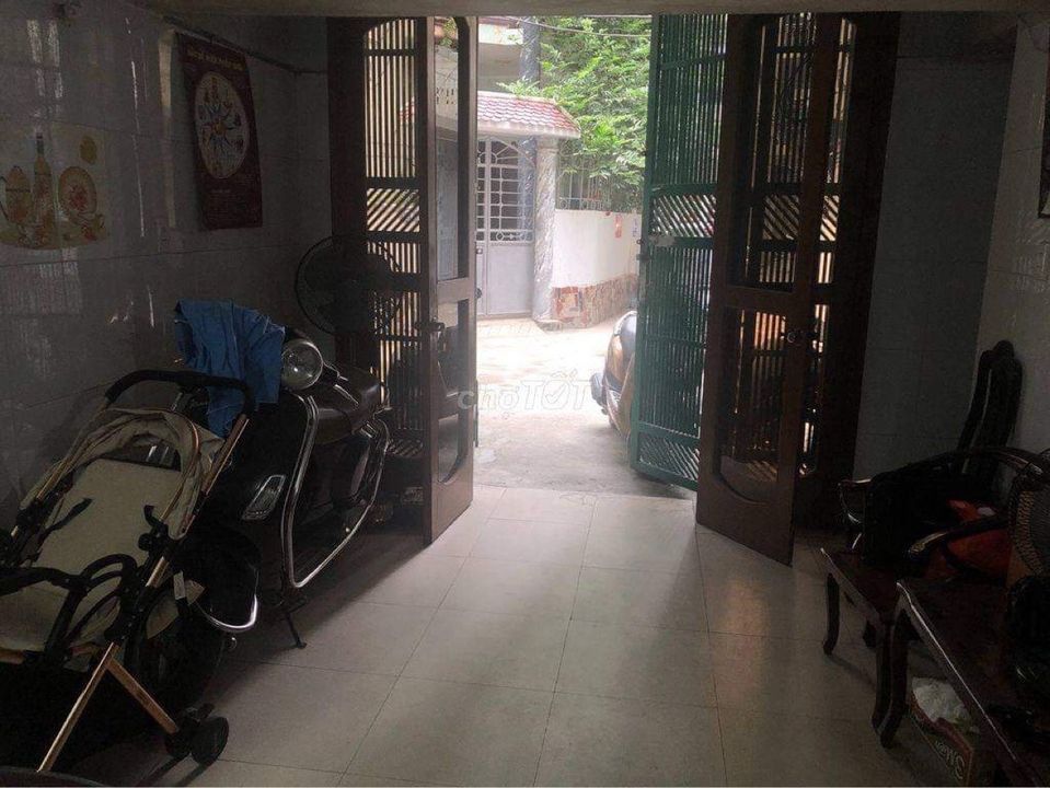Cho thuê nhà ngõ 40 Tô Vĩnh Diện Nhà 2 mặt thoáng,Mặt tiền 5,15m, DT 40m2 ngõ rộng
