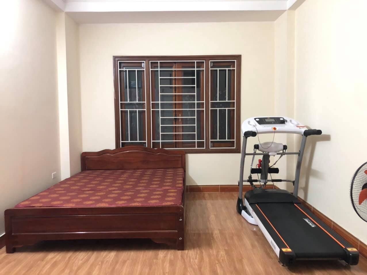 Chủ cần tiền bán nhà 155 Cầu Giấy. ngõ rộng 2 xe ô tô tránh nhau.