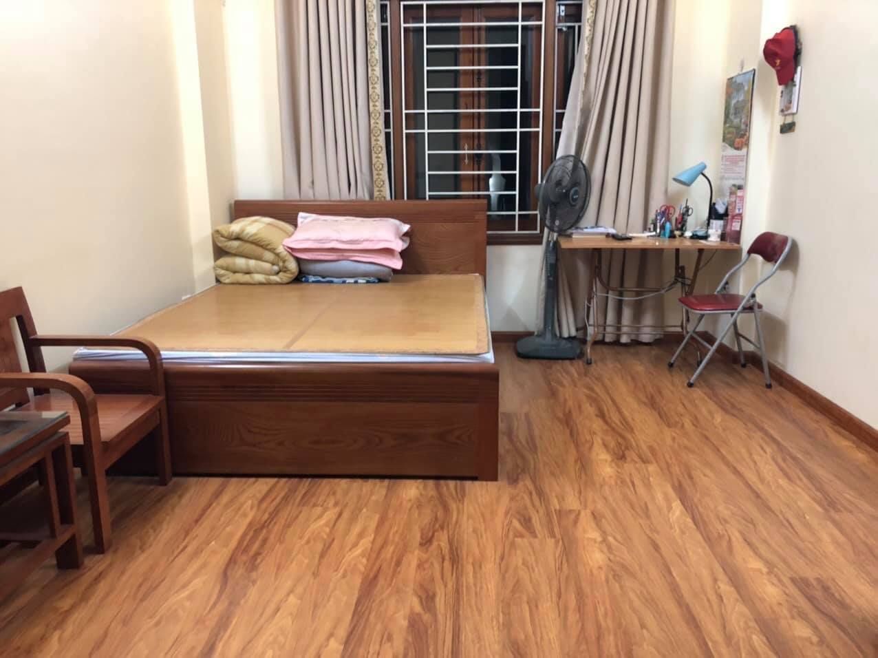 Chủ cần tiền bán nhà 155 Cầu Giấy. ngõ rộng 2 xe ô tô tránh nhau.