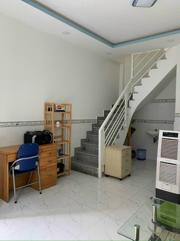 Bán nhà hẻm 3m . Dương văn dương . Tân quý . Q. Tân Phú Dt 4m*6m . 1 trệt lửng 1 lầu đúc mới .