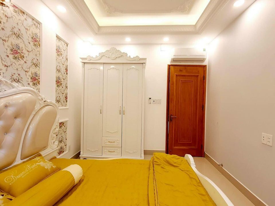 Bán nhà như hình Phường 6. Gò Vấp ( ngay gần đoạn chợ An Nhơn) Đường ô tô chạy vô nhà