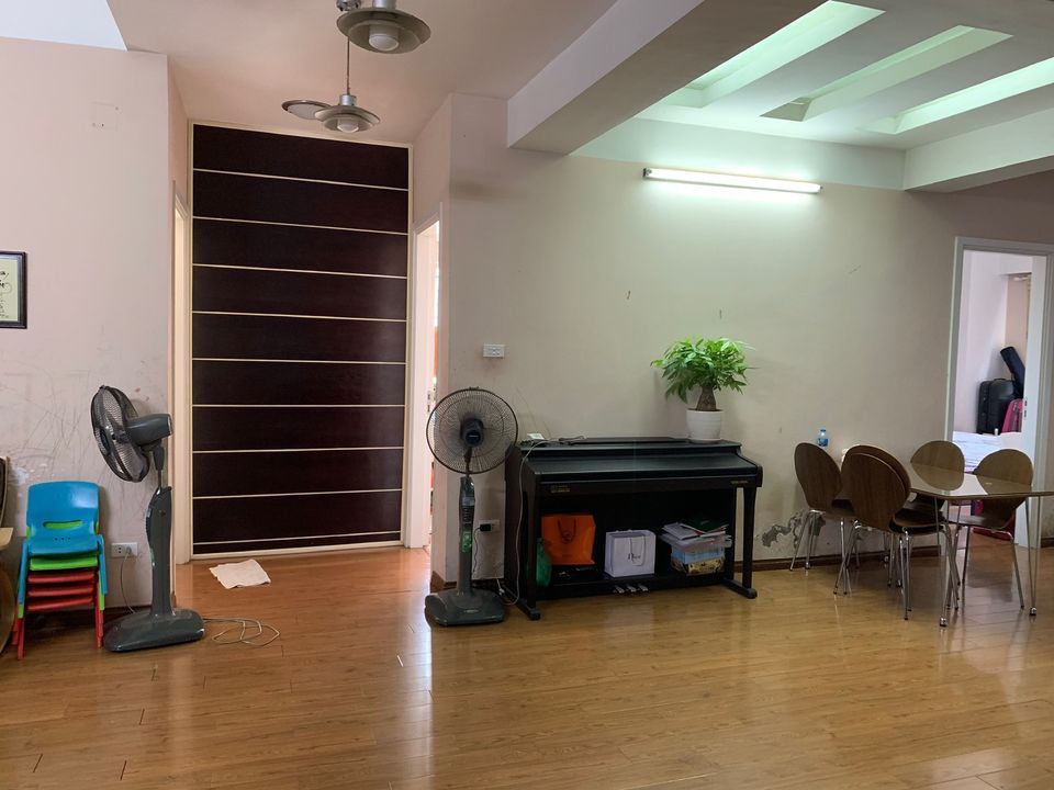 Chính chủ cần bán căn hộ CT2b Xala, Hà Đông. Nhà đã sửa lại đẹp như ảnh đăng.