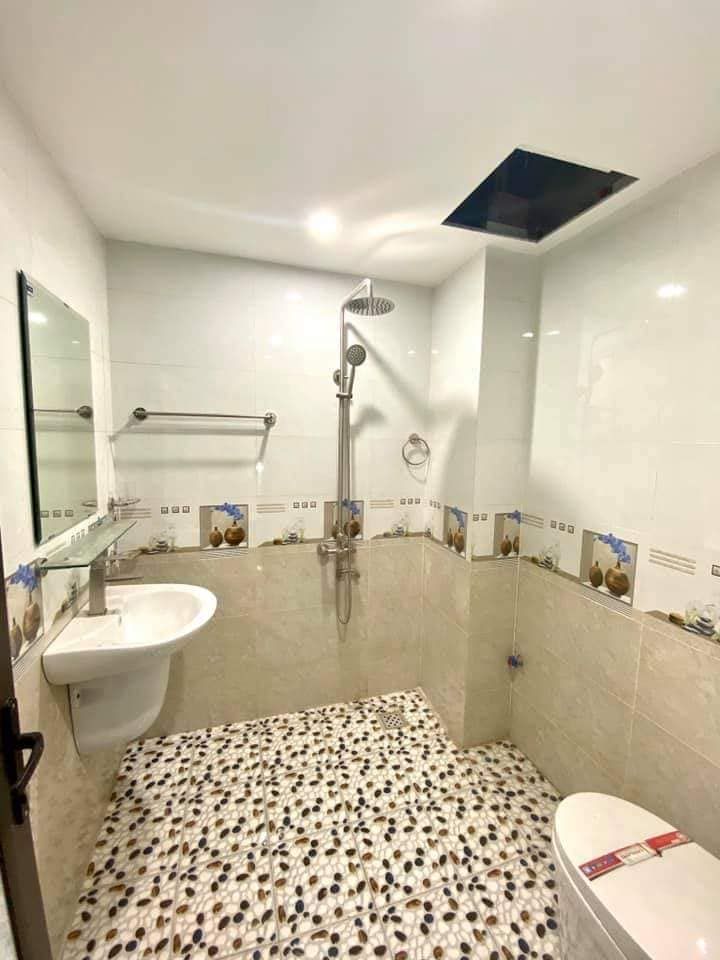 BÁN NHÀ PHỐ BỒ ĐỀ, DT 35m,5 tầng, MT 5,2m. Giá 3,3 tỷ: 094.235.8688