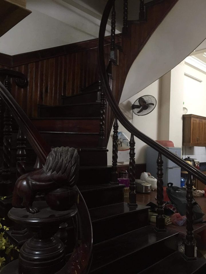 bán nhà 3 tầng 68 m2 Nhà hướng nam, mặt đường rộng 5m Đã có sổ đỏ Gần trường tiểu học Sông Đà