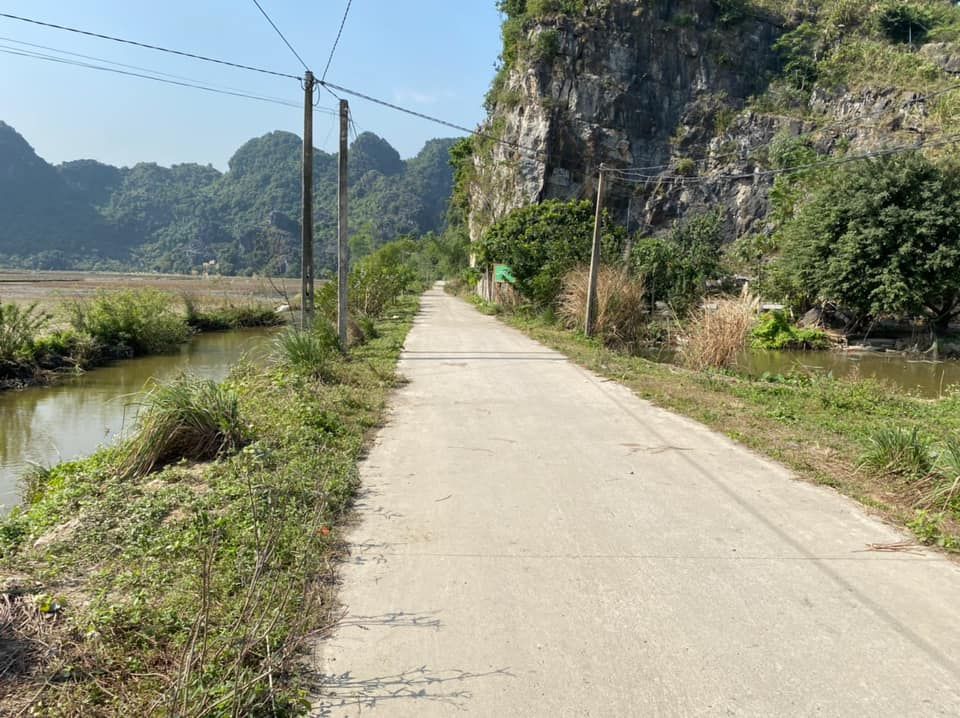 Cần bán đất chính chủ 2lô liền kề 300m2 ở tam cốc Bích động xã ninh Hải huyện hoa Lư