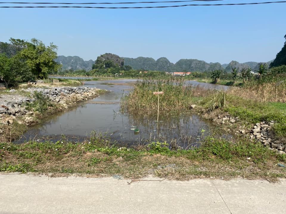 Cần bán đất chính chủ 2lô liền kề 300m2 ở tam cốc Bích động xã ninh Hải huyện hoa Lư