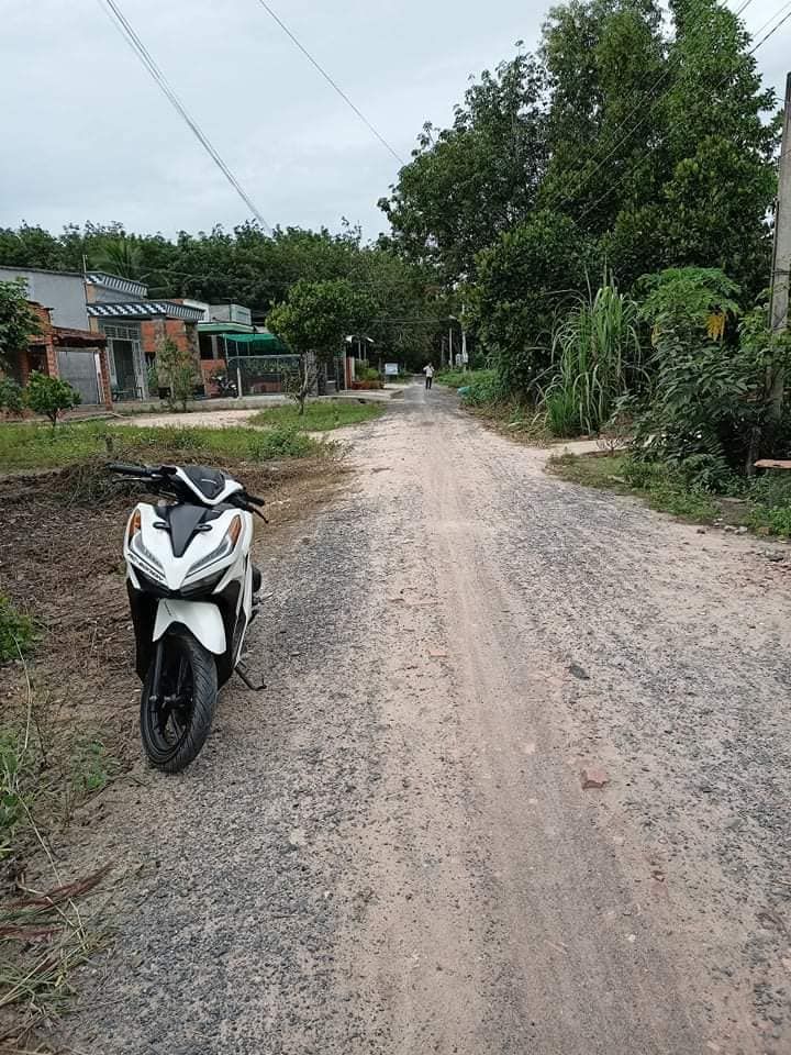 Cần bán nhà đất trường đông. đường 17 nguyễn lương bằng vào 100m. Nhà hiện trạng còn mới vào ở luôn