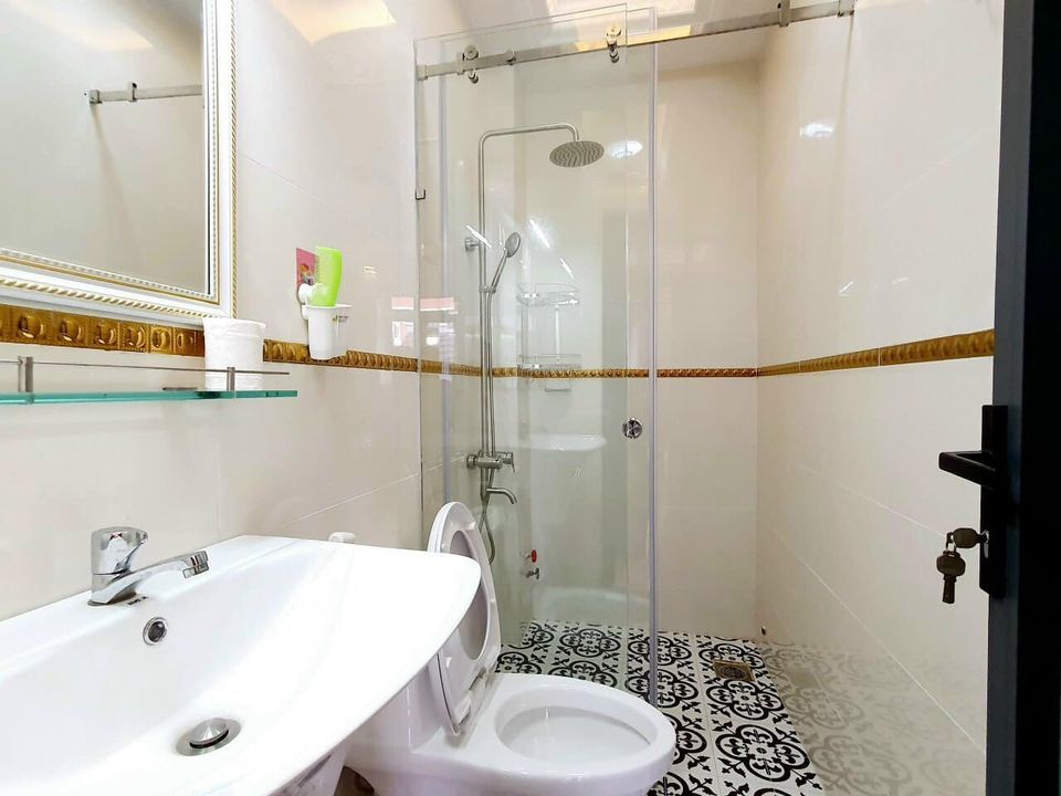 Bán nhà như hình Phường 6. Gò Vấp ( ngay gần đoạn chợ An Nhơn) Đường ô tô chạy vô nhà