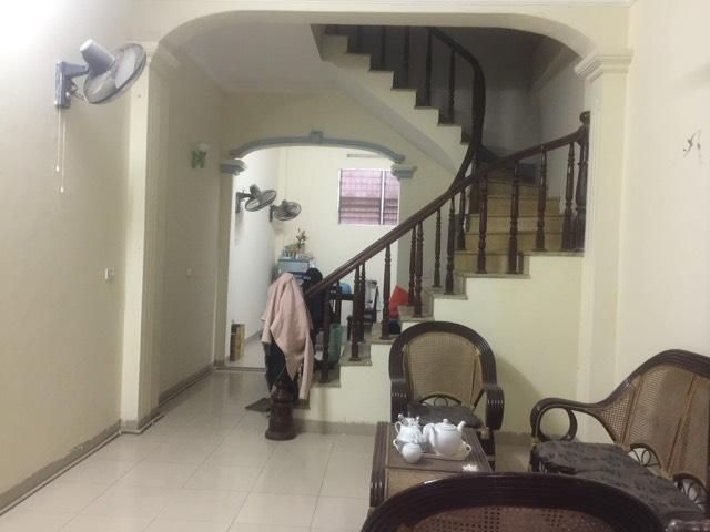 Bán nhà và đất chính chủ ngõ 567 Hoàng Hoa Thám, DTSD 155m2, DT sổ đỏ 133m2, DTXD 66m2