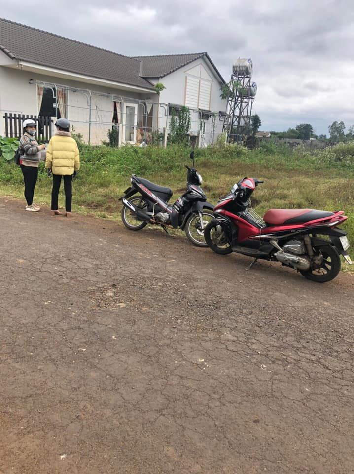 Bán đất CÁCH NGÃ SÁU BMT 8KM gần mọi tiện ích xã hội bán kính 300m DIỆN TÍCH 5x30