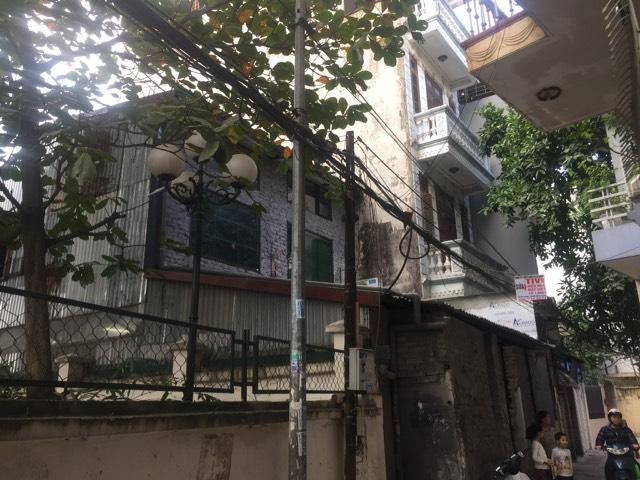 Bán nhà và đất chính chủ ngõ 567 Hoàng Hoa Thám, DTSD 155m2, DT sổ đỏ 133m2, DTXD 66m2
