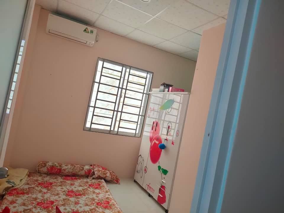 Cần Bán nhà lầu trệt sổ Hồng riêng . giá rẻ nhất dĩ An giá nào cũng bán. đường bê tông gần 5m sạch