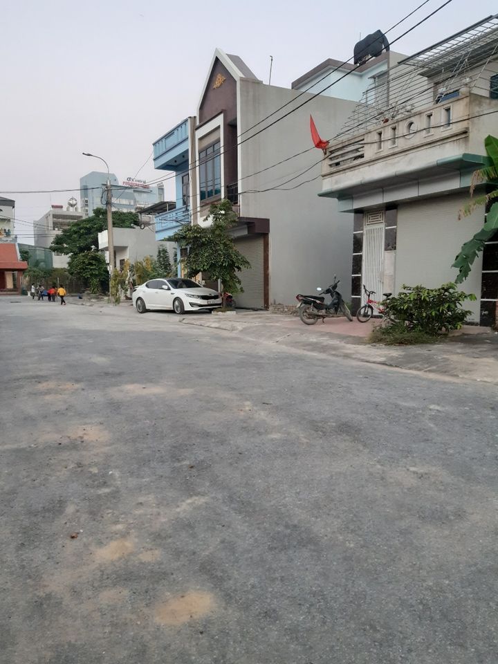 Bán gấp nhà 3 tầng cách đường Lê Lai gần 100m, ngay sau KIA Thanh Hóa.