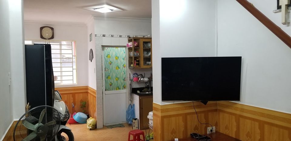 Chính chủ bán nhà ngõ 75 Hai Bà Trưng ( gần Ngã Tư Mê Linh) 35M / 2 tầng ( 2 tầng / 2 ngủ / 2 vs)