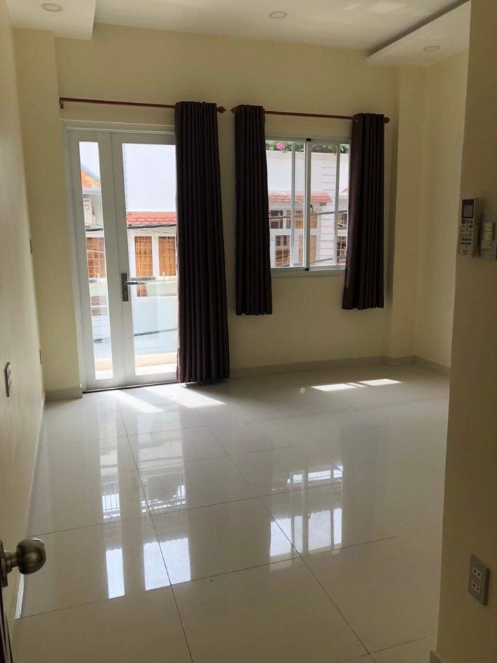 Cho thuê nhà nguyên căn hẻm 1027 Huỳnh Tấn Phát, p Phú Thuận, quận 7 Diện tích nhà 4m x13m.
