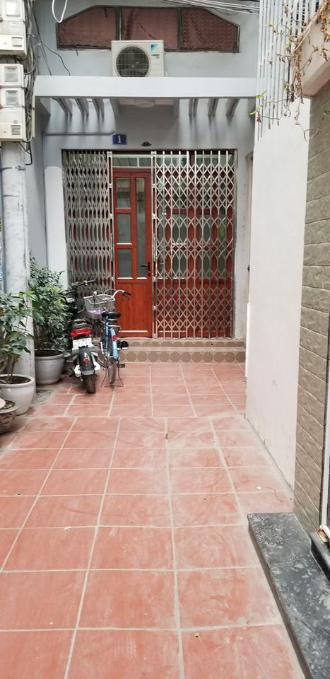 Chính chủ bán nhà ngõ 75 Hai Bà Trưng ( gần Ngã Tư Mê Linh) 35M / 2 tầng ( 2 tầng / 2 ngủ / 2 vs)