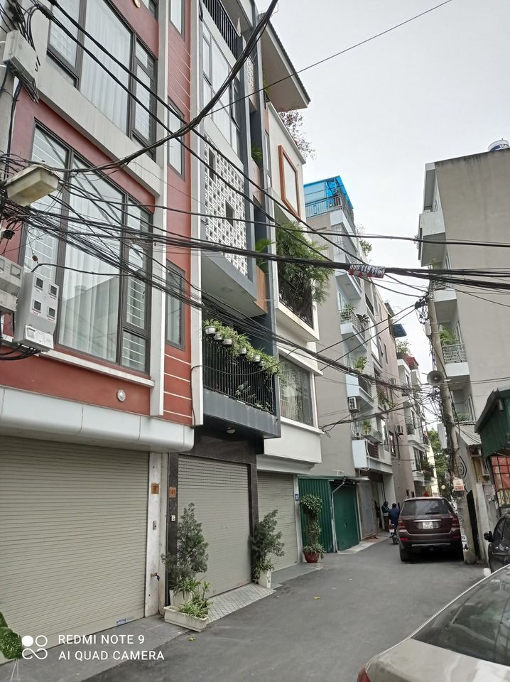 cần bán căn nhà siêu đẹp ở ngay Ngọc Thuỵ Long Biên ô tô đỗ cửa