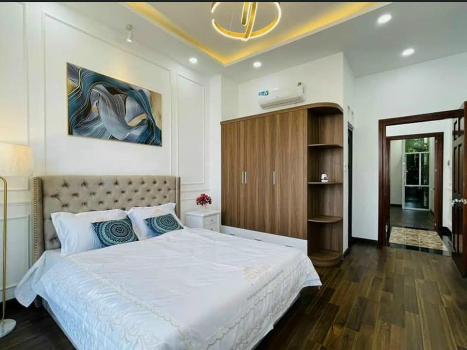 Bán nhà PHẠM VĂN CHIÊU P9 GÒ VẤP ngang 4m x dài 13m trệt 2 lầu 4 phòng ngủ , 5WC.