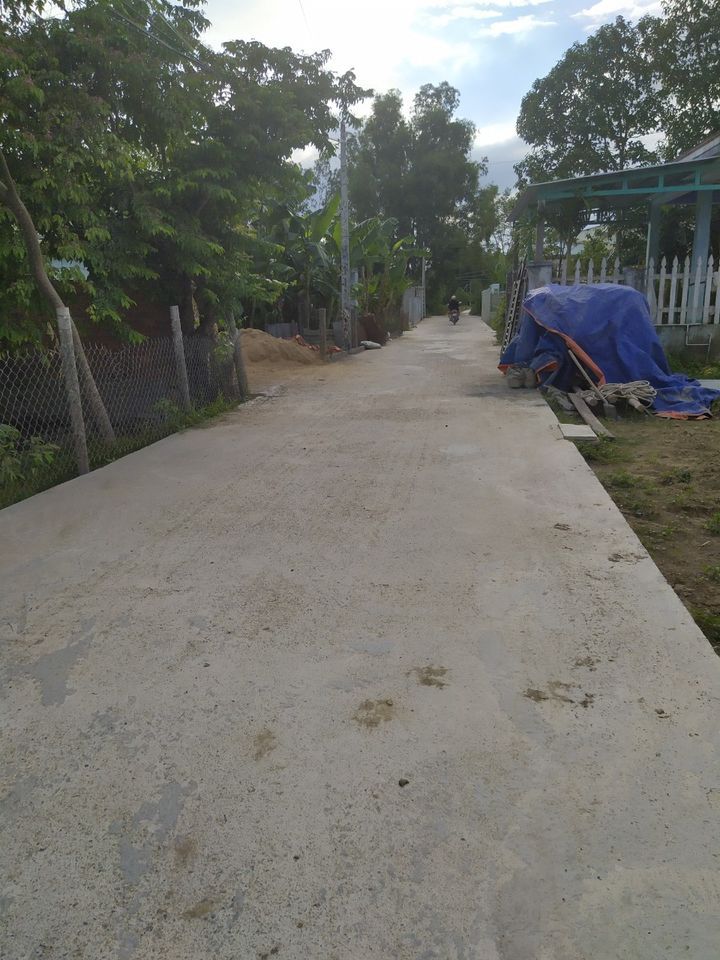 Bán 300m2 đất bê tông, đất Hòa phong Hòa Vang. đường 5m.lh 0935421024