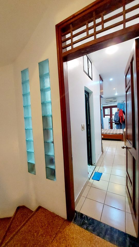 Bán Nhà Mặt Ngõ - Thông Ra 3 Phố - Chỉ 4,5 tỷ Khu vực Thái Thịnh. 40m2, nhà 5 tầng.