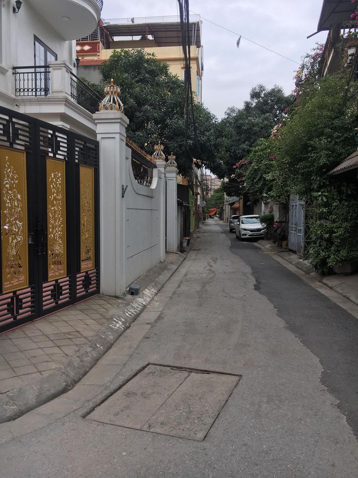 Thanh lý Gấp, 70m2 đất, Giang Biên, Long Biên, Ô tô tránh, 3 tỷ hơn Vị trí cực thuận lợi