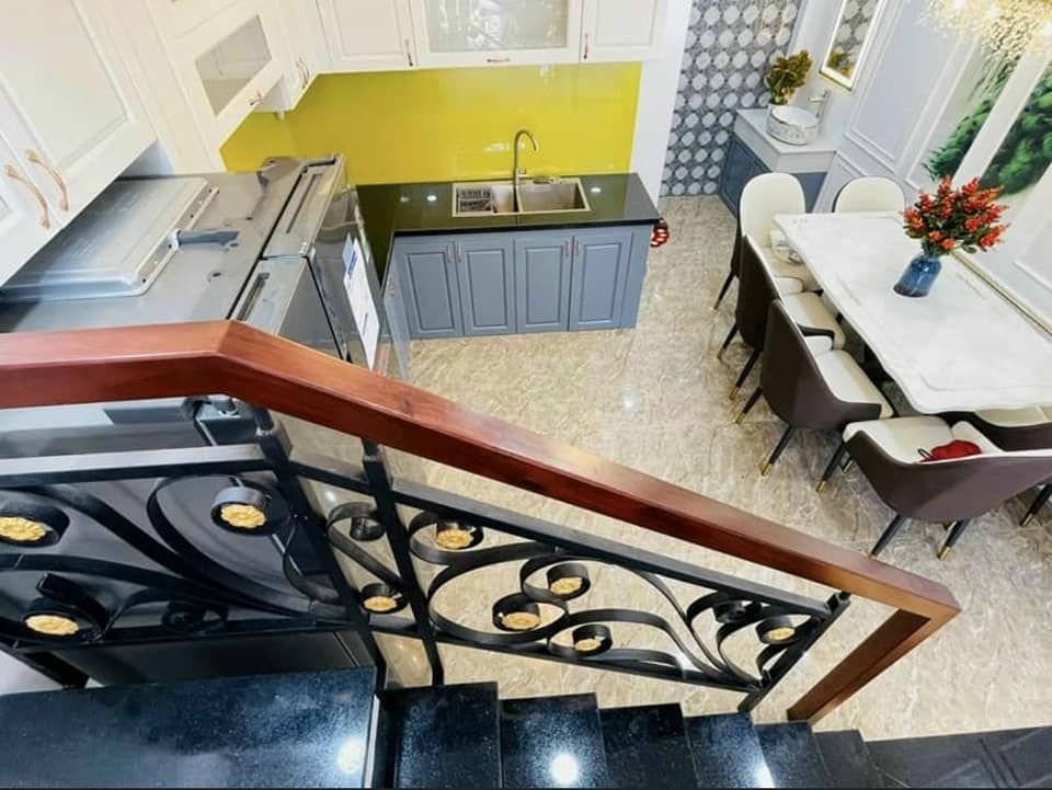 Bán nhà PHẠM VĂN CHIÊU P9 GÒ VẤP ngang 4m x dài 13m trệt 2 lầu 4 phòng ngủ , 5WC.