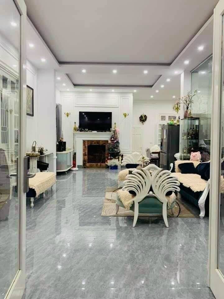 BÁN BIỆT THỰ KIỂU PHÁP- VỈA HÈ- GARA- Ô TÔ TRÁNH- THANG MÁY TẠI QUẬN BA ĐÌNH