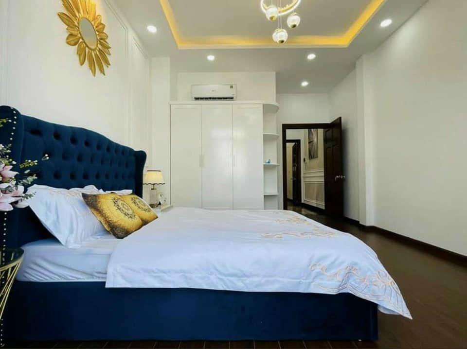 Bán nhà PHẠM VĂN CHIÊU P9 GÒ VẤP ngang 4m x dài 13m trệt 2 lầu 4 phòng ngủ , 5WC.