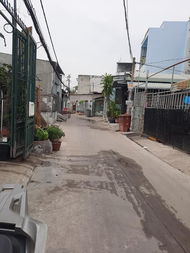 Bán Đất thổ cư khu dân cư quy đức. Diện tích 80m2 5x15.5m không bị lộ giới.