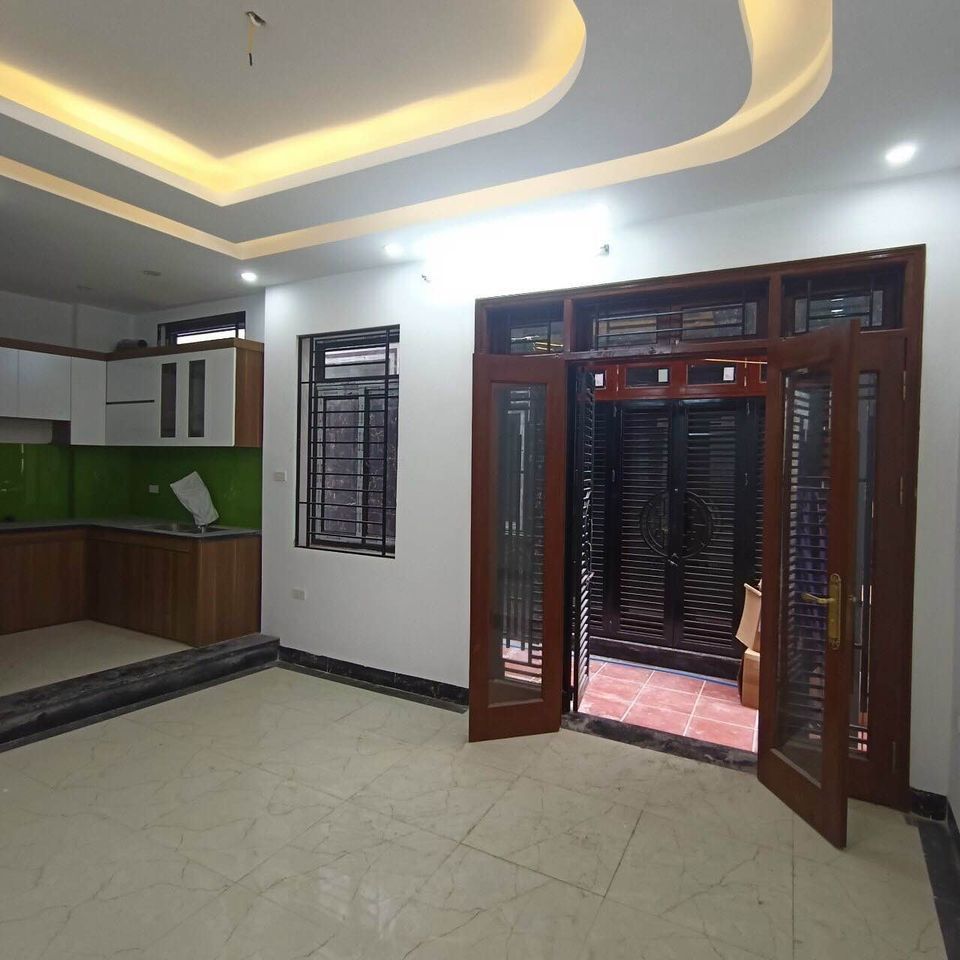 Bán gấp nhà Hậu Ái, Vân Canh chỉ cách trục đường ô tô 70m. Nhà xây chắc chắn bê tông cốt thép