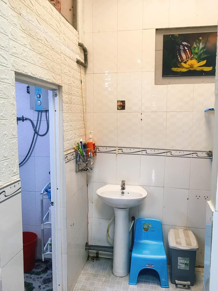Cần bán nhà đẹp sổ riêng , dọn vào ở ngay . Vị trí nhà thuộc kp1 Tân hiệp, gần chợ nhỏ