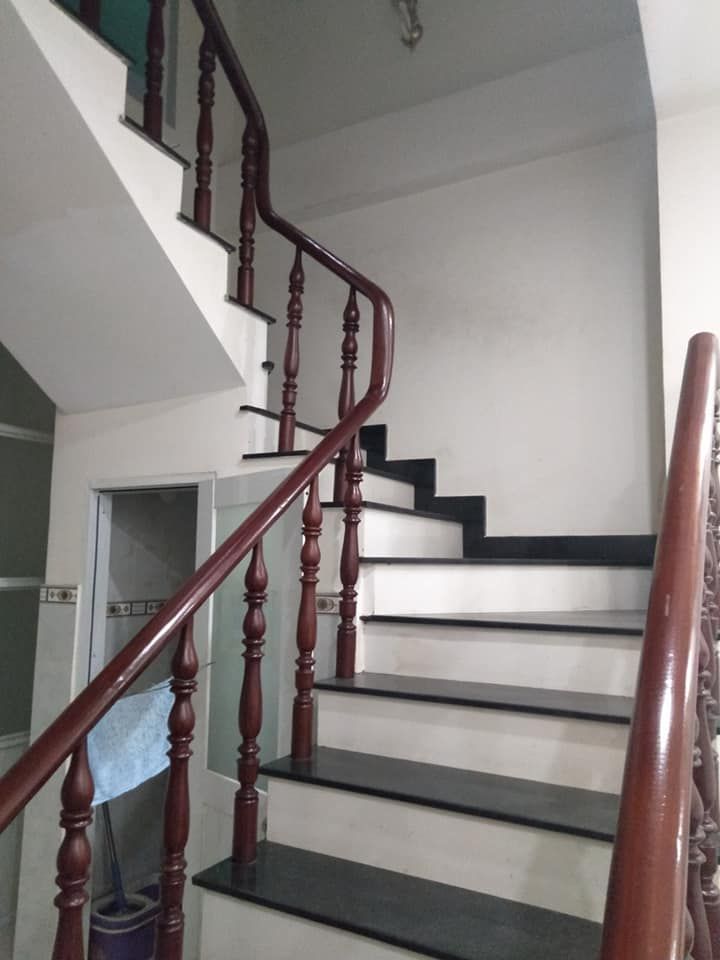 Cho thuê nhà nguyên căn.1 trệt 3 lầu. Đường số 13 Linh Trung thủ Đức.