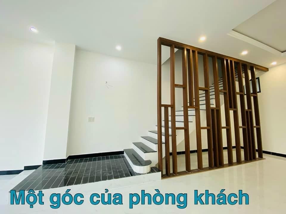 NHÀ TRỆT LẦU MẶT TIỀN PHẠM HÙNG GẦN C.A PHƯỜNG 8 Diện Tích Đất Ngang 5 Dài 23