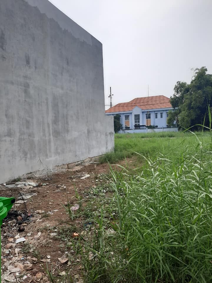 Bán Đất thổ cư khu dân cư quy đức. Diện tích 80m2 5x15.5m không bị lộ giới.