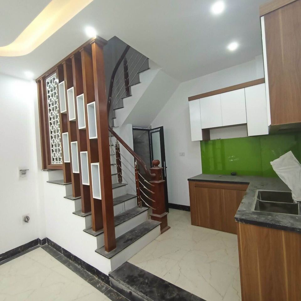 Bán gấp nhà Hậu Ái, Vân Canh chỉ cách trục đường ô tô 70m. Nhà xây chắc chắn bê tông cốt thép
