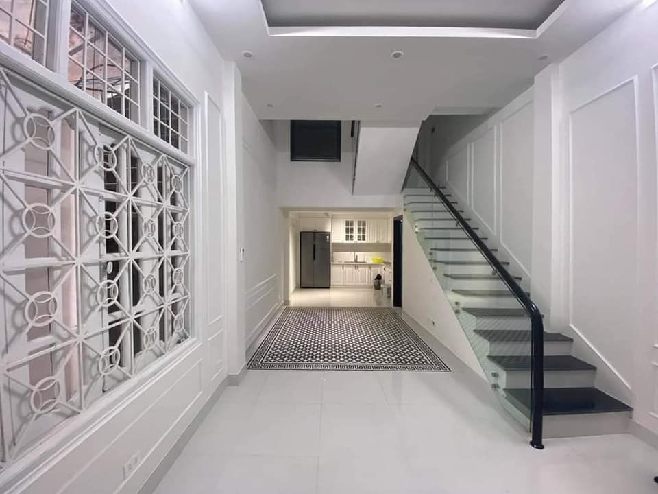 NHÀ ĐẸP ĐÓN TẾT - GẦN HỒ TÂY - THOÁNG SÁNG - KHU VỰC TRUNG TÂM - THANG MÁY CHỜ.