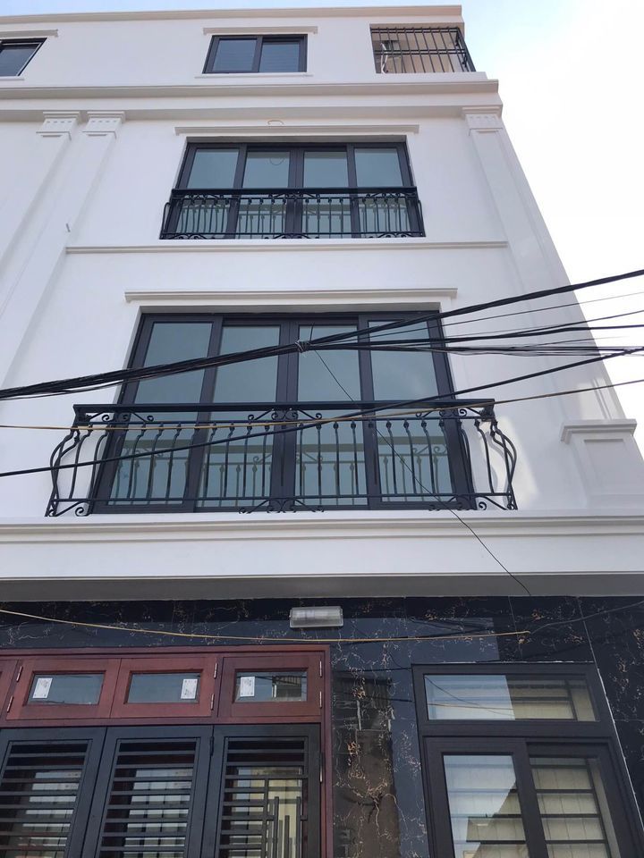 Bán gấp nhà Hậu Ái, Vân Canh chỉ cách trục đường ô tô 70m. Nhà xây chắc chắn bê tông cốt thép