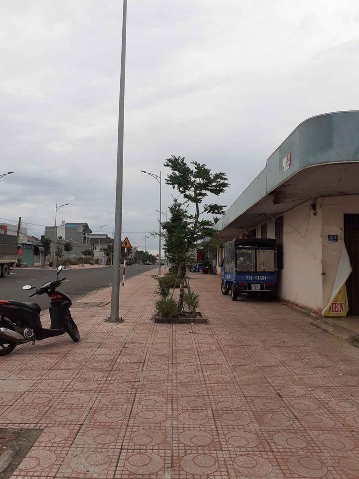 cần thanh lý gấp: KP Phú thanh, P Tân Phú, TP ĐỒNG XOÀI, HAI mặt tiền đường trần hưng đạo