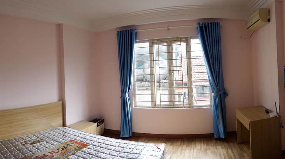 Cho thuê nhà nguyên căn đường Lạc Long Quân. Diện tích 90m2 x 4 tầng. 5 phòng ngủ khép kín