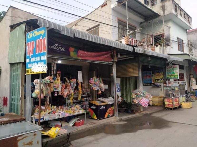 Người nhà chuyển về quê cần bán 2 day tro và Nhà 1 lâu 1tret sổ Hồng riêng 2 lô 2sổ
