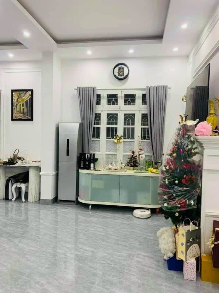 BÁN BIỆT THỰ KIỂU PHÁP- VỈA HÈ- GARA- Ô TÔ TRÁNH- THANG MÁY TẠI QUẬN BA ĐÌNH