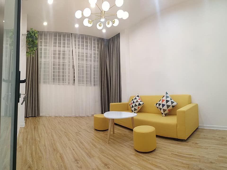Chủ nhà chuyển công tác cần bán căn nhà riêng phố Tô Vĩnh Diện Nằm trong khu vực nhiều khu phân lô
